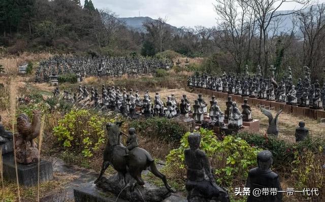 日本花60亿建的“兵马俑”，雕像栩栩如生，游客看后却傻眼了！