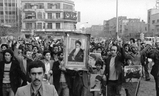 一直置身海外15年的霍梅尼凭啥还能领导伊朗国内的伊斯兰革命？